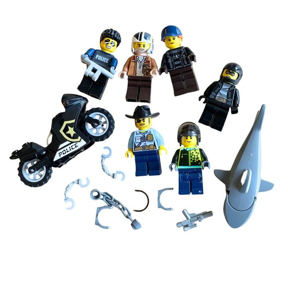 Lot Bundle of Lego Figures Figurines Toys - Picture 1 of 5